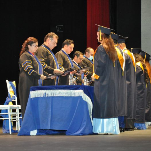 El UNIVERSITARIO BOLIVARIANO graduó décima quinta promoción de profesionales.