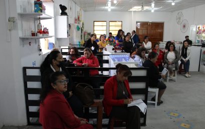 Universitario Bolivariano capacitó a 30 emprendedoras del Centro Artesanal “Lolita Samaniego” de Loja